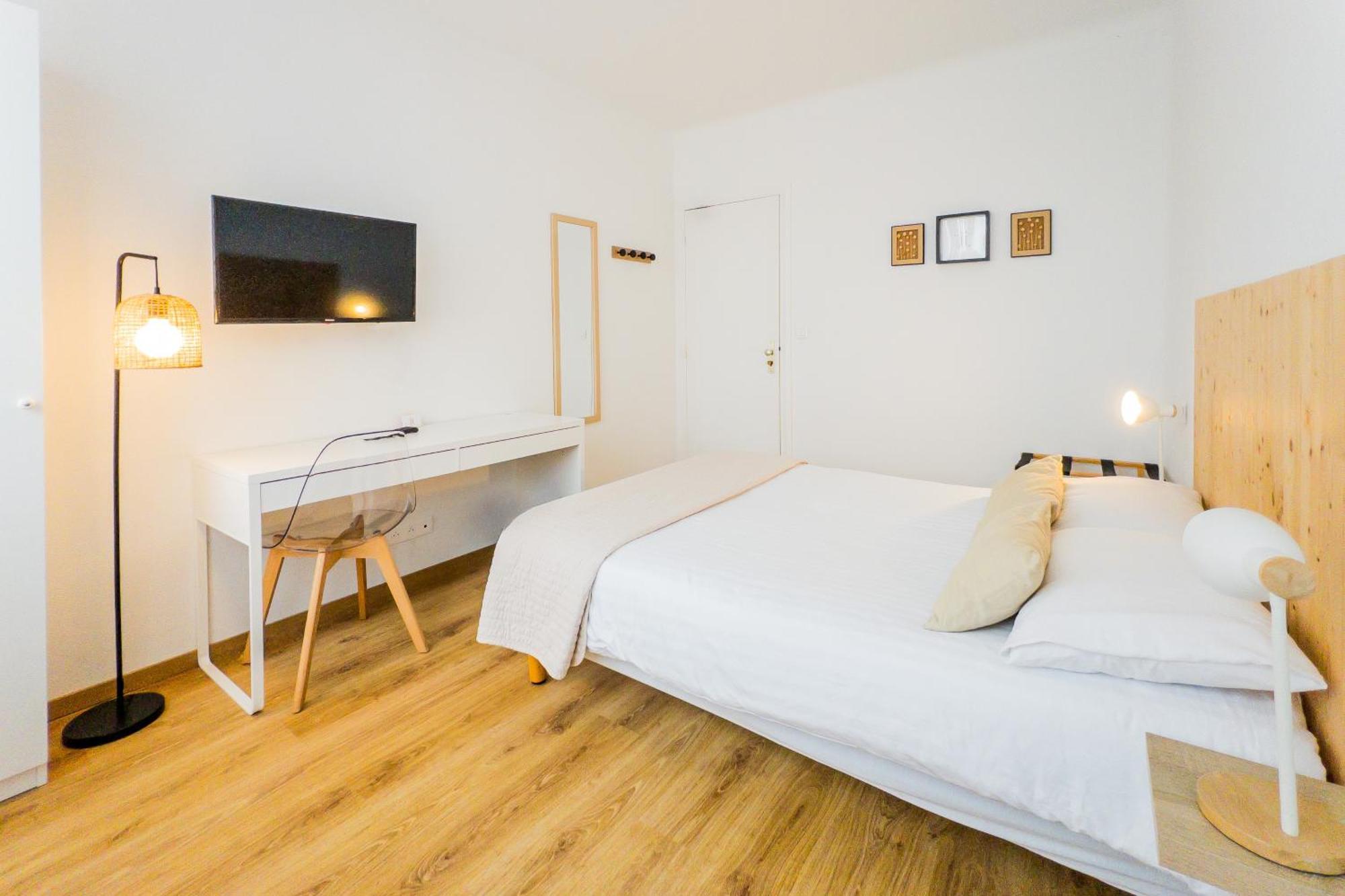 Hotel Joly อาร์ม็องติแยร์ ภายนอก รูปภาพ